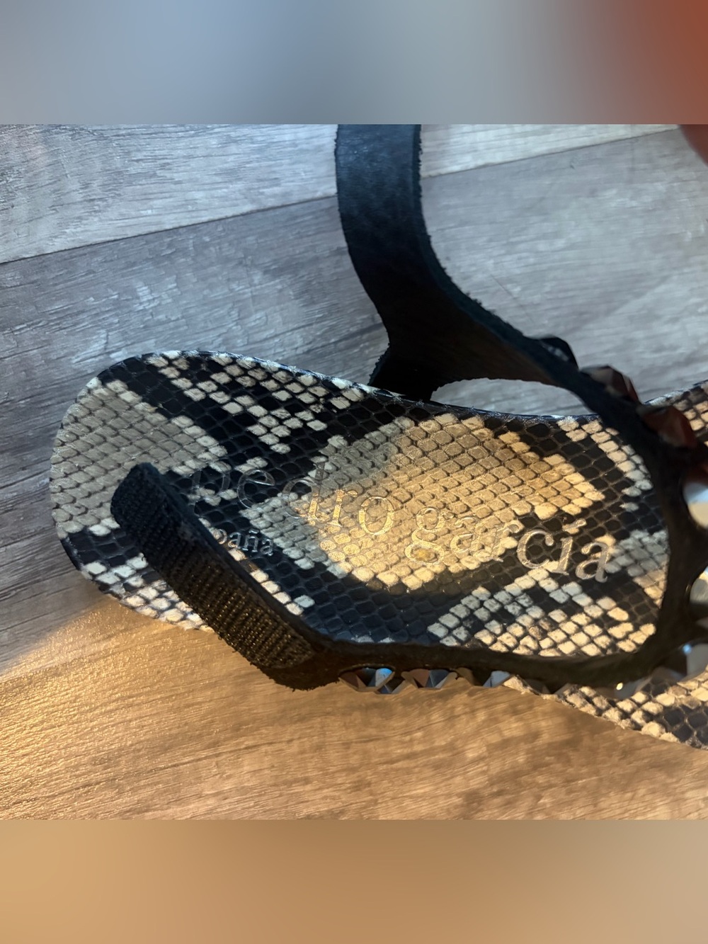 PEDRO GARCÍA
PHYTON
Crystal Embellished T-Strap Thong Sandals - Picture 6 of 7